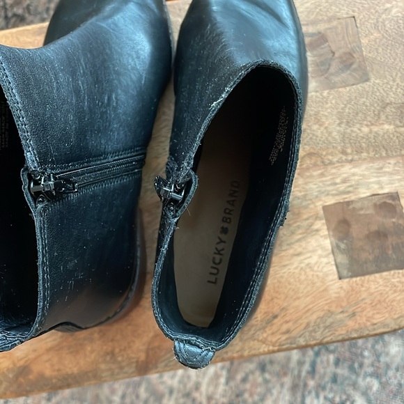 Lucky Brand black pointed toe low bootie women’s size 7 1/2 with brown h… - Picture 6 of 12
